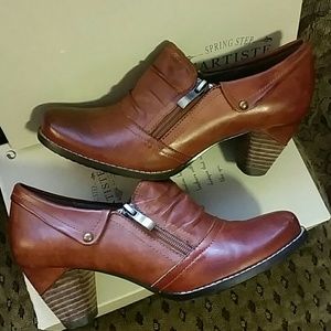 L'artiste by Spring Step